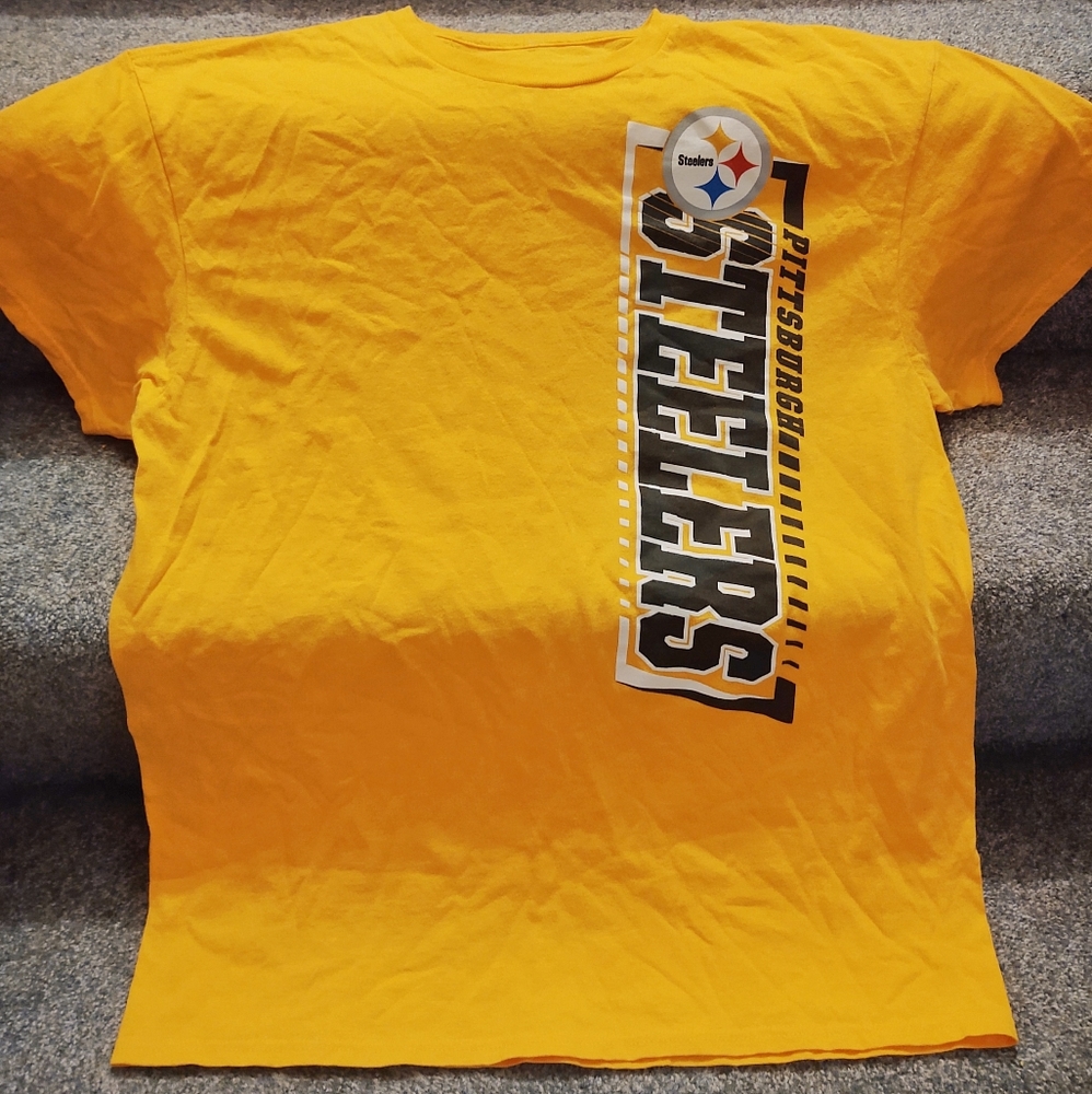 Men Steelers tshirt medium
